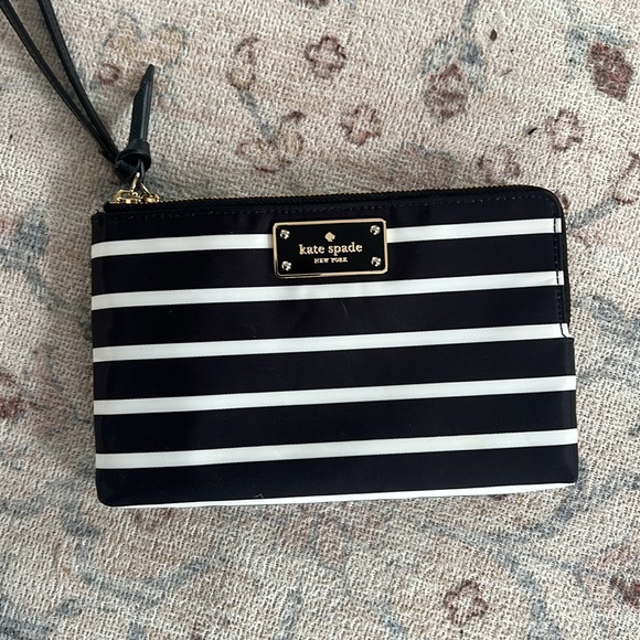 Kate Spade Wallet Wristlet - Picture 4 of 8